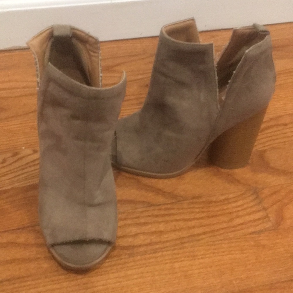 Heeled booties
